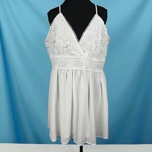 Revamped White Lace Romper V Neck Sleeveless Smocked Back Women's XL Beach Wear‎
